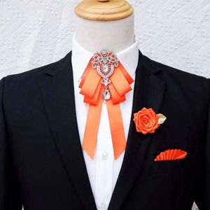 Gravatas Luxo Strass Reino Unido Banquete de Negócios Acessórios de Casamento Cocktail Party Bow Gravata Broche Bolso Toalha Conjunto Moda Presentes Masculinos 231214