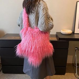 Peluş sırt çantaları yüksek kaliteli kış peluş kadın çantası gençlik moda çok yönlü trend omuz çantası büyük kapasite hafif crossbody çanta 231215