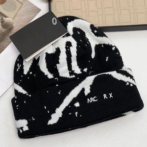 Beanies Tasarımcı Beanie Lüks Hayvan Desen Moda Mektup Tasarımı Kışın Açık Sıcak Şapka Erkek Kadınlar İçin Uygun