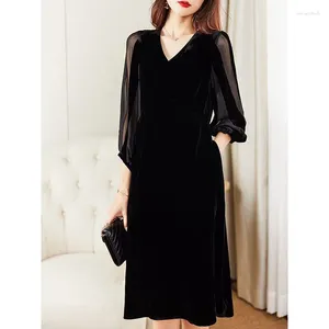 Casual Dresses Velvet Vintage Women Midi Dress OL V Neck Long Sleeves Evening Slim Fit Pleated Solid Color A Line Pullover Vestidos M694