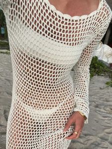 Urban Sexy Dresses White Knit Beach Dress Wirchet Bikini täcker kvinnor Sexig delad backless Maxi Dress Summer Long Sle Holiday Beachwear 2023L231215