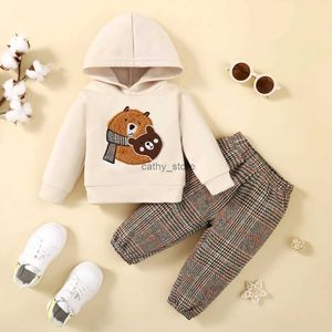 Pajamas 3-24 Months Baby Boy and Girl Clothing Set Baby Girl Cute Bear Print Long Sleeved Hoodie+Plaid Pants Autumn Winter Warm ClothesL231114