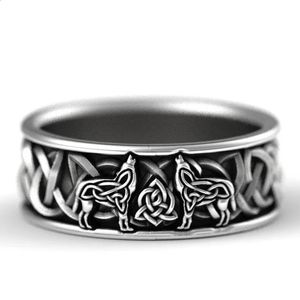 結婚指輪Huitan Viking Nordic Mythical Giant Redwolf Ring Defense Totem Wolf Fashion Hip Lock Neutral Finger Ring Punk Gift 231214