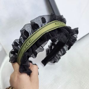 Marka Mektubu Saç Çember Barrettes Klipler Tüm Seasons Saç Klip Tasarımcı Saçjewelry Moda Çok yönlü Seyahat Saç Band Romantik Prenses Saç Giysisi Aşk Aile Hediyeleri