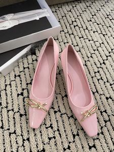 Bow tied small square headed cat heel shoes
