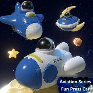 Electric RC Car Kids Toy Ulubiona bezwładna zabawka dla dzieci z prasą astronauta edukacyjna i rozrywkowa Halloween świąteczny prezent 231215