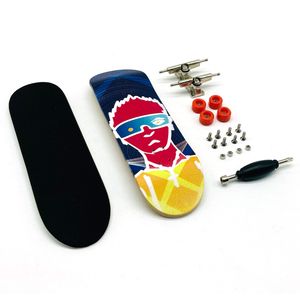 I modelli possono essere personalizzati Mini skateboard con punta delle dita in lega di ruote con cuscinetti per pista da skateboard professionale in acero