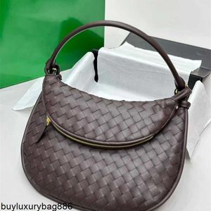 Botte Venetas Bolsa de Ombro Feminina Bolsas de Couro Gemelli 2024 Nova Bolsa de Malha nas Axilas Couro de Bezerro Twin Bun Mãe Bolsa Luz Luxo Crescent Bolsa HB2G