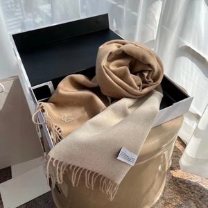 Mjuk halsduk designer halsduk för kvinnor mens toppkvalitet 100% kashmir broderad sjal med dubbel färg höst och vinter minimalistisk värme för gåva med låda
