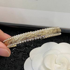 Bracciale in ottone classico di lusso di design da donna, marchio francese, doppia lettera, diamanti intarsiati, strass, gioielli in oro champagne di alta qualità, regalo per le sorelle