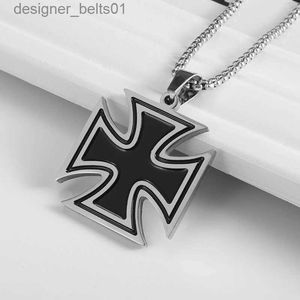 Pendant Necklaces Exquisite Stainless Steel Amulet Holy Sword Knight Cross Pendant Men Ladies Hip Hop Party Knight Gift Necklace WholesaleL231215