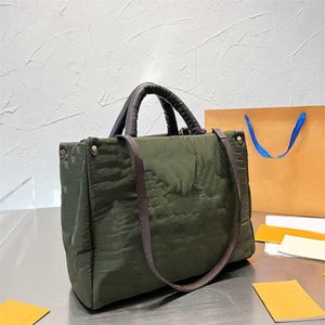 designer bag Bags Puffer Capacity Tote Handbag Bag Shopping Padded Women Cotton Crossbody Large Purse Classic Letter Inside Zipper333u