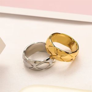 Anel de designer de prata banhado Never Fade Mens Rings Metal Band Baga Padrão Love Luxury Diamond Fashion Jeia feminina Anéis brilhantes Presente para o amigo ZB100