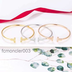 Bracciale rigido Doppia t Bracciale aperto Stella femminile Stesso anello Semplice diamante di lusso leggero B8VZ