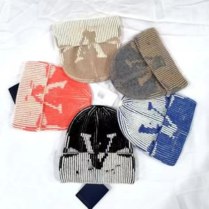 Şık Casquette Designer Beanie Luxury Erkekler Beyzbol Kapı Spor Pamuk Örgü Şapkas Kapağı Takılı Klasik Üçgen Mektup Baskı Yün Beanie Casual