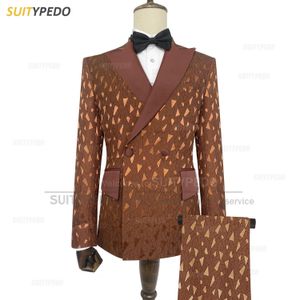 Ternos masculinos Blazers Luxo Impressão Homens Terno Conjuntos Festa de Casamento Marrom Brilhante Blazer Calças 2 Pcs Feitos Sob Medida Designs Mens Jaquetas Elegante Smoking 231215