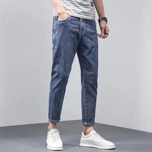 Jeans da uomo Corea Pantaloni casual Lunghezza alla caviglia Cotone elasticizzato estivo di alta qualità Foro sottile Design streetwear Denim 231214