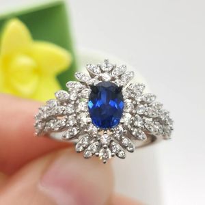 Anéis de cluster Anel de safira de luxo para festa 5mm 7mm laboratório feito azul prata noivado chapeamento de ouro jóias de pedras preciosas