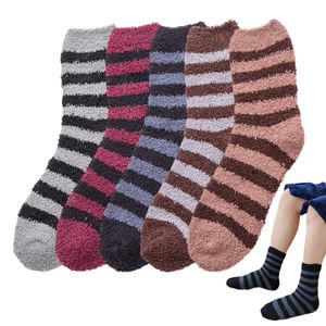 Strumpor hoSiery 5pairs randig mönster termisk sömn non slip present män strumpor korall fleece fluffy 5 färger hög elasticitet vinter varm comfy 231215