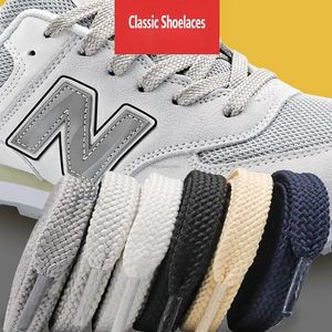 Schuhteile-Zubehör, 1 Paar klassische Schnürsenkel für Sneakers, flache Schnürsenkel aus Stoff, weiße schwarze Schnürsenkel, elastische Schnürsenkel für Schuhe, 100120140160 cm, Saiten 231215