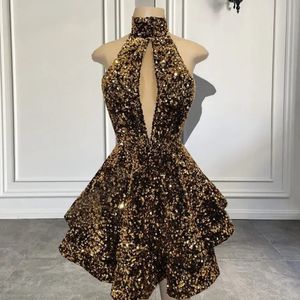 Neues goldenes kurzes Abendkleid 2024 mit Neckholder, ärmellos, glitzernde Pailletten, rückenfrei, schwarze Mädchen-Abend-Geburtstags-Party-Kleider, Robe de Soiree, maßgeschneidert