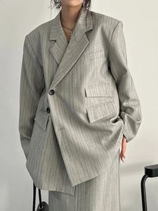 Kvinnors kostymer blazers mode notched krage skarvad diagonal spänne randig blazer lös hög midja grå kjol vår 2023 17a554h 231214