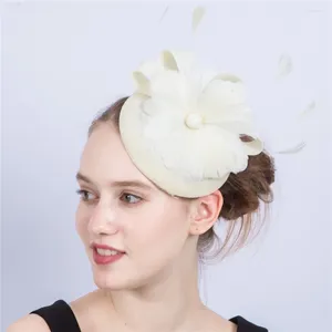 Bezaubernder Sinamay-Fascinator-Stirnband, Hut, Millinery mit Federblume für Bankett, Kentucky Derby, Ascot-Rennen, Melbourne Cup