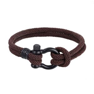 Bracciale in corda Milano Bracciale in acciaio inossidabile nero stile versatile Bracciale con fibbia a ferro di cavallo da uomo Outlet di fabbrica269t