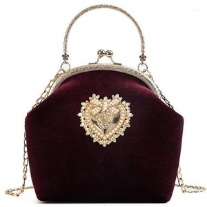 Evening Bags 2021 Femme Retro Velvet Pearl Handbag Vintage Velour Heart Design Bag Wedding Party Bride Clutch Badge Purse272h