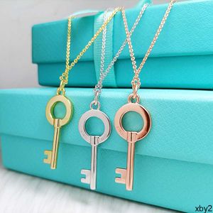 Hänghalsband Tiktok Funi Sterling Silver S925 Skinny Rose Gold Plated Key Series Necklace Pendant Women's Fashion Necklace Designers