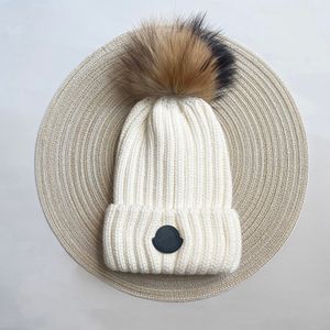 Knitted fur pom pom hat black silicone logo classic fashion designer skull cap letter cap unisex high quality