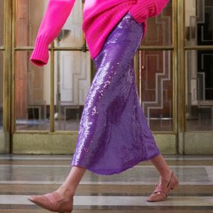 Gonne Pantaloncini Runway Gonne a tubo Stilista di lusso Chic Elegante Gonna con paillettes viola Vita alta da donna Avvolgente Hip Dritto Party 231215