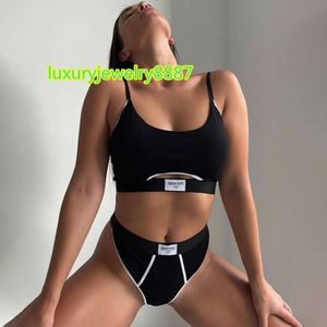 Partihandel 2023 damer Sexig Bra Yoga sömlös underkläder set nattliga underkläder trosor set för kvinnor