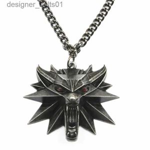 Pendanthalsband Ny trollkarl 3 Wild Hunting Game Joker Pendant Halsband Geralt Animal Metal Chain Wolf Fashion Necklacel231215