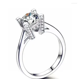 Pierścienie klastra 2023 Letter Style trzaskanie pierścionek moissanite dla kobiet biżuteria