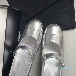 Zapatos de tacón Mary Jane blancos plateados con correa Sandalias de tacón de bloque grueso Zapatos de vestir de diseñador calzado