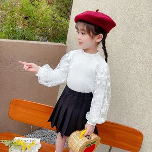 Pullover Toddler Baby Girls Clothes White Knit Pullovers spetsens puffhylsa botten Skjorta Coat tröja Spring Autumn Children's Wear 231215