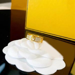 女性デザイナーリングLuxurys Gold Rings Diamonds Love Ring F Earrings Men Men Wedding Engagement Jewelry Size 6 7 8 Box317L