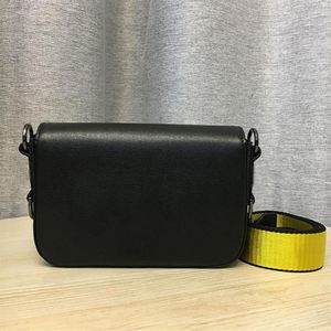 Designer Mini bolsa escultura noturna Novo desligue o mensageiro amarelo stap clipe Bags de ombro preto Handbag de luxo196U