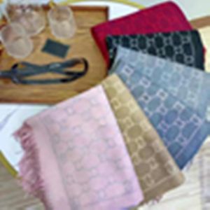 2022 Ny halsdukdesigner Scarves Mense Womens Luxury Classic Letters Kontrollera sjalar och halsdukar 6 färger högkvalitativa tillval med utsökt presentförpackning