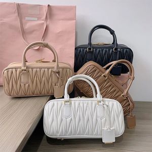 럭셔리 디자이너 여성 볼링 가방 Miui 지퍼 주름 남성 핸드백 패션 클래식 Miumius Long Shoulder Crossbody Bag Miu 고품질 가죽 숄더백