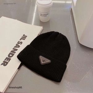 Mens Beanie Winter Hat Designer Hatts For Man Womensn Fited Knit Caps Luxury Design Invertered Korea Women Casual Classic Letters mode unisex varm stickad skalle 000