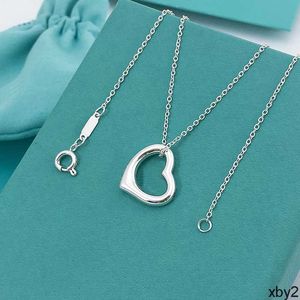 Ожерелья с подвесками V Позолоченные Mijin T Family В форме сердца Любовь Маленькая форма Дизайн Ожерелье в корейском стиле Модная простота Персонализированный высококачественный кулон DES