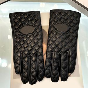 Högkvalitativa män Kvinnor Fingerless Kontrollerade handskar Designer Varumärkesbrev Utskrift Tjockar Fashion Warm Glove Winter Outdoor Sports Bomull Tillbehör