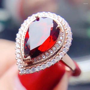 Küme halkaları doğal gerçek kırmızı garnet yüzüğü lüks su damlası stili 925 sterling gümüş ince mücevher 8 12mm 4ct taş t231250