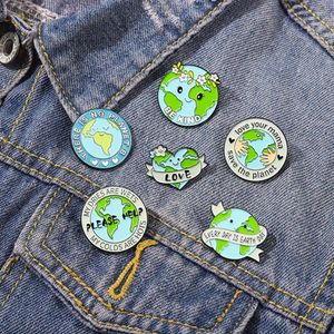 European Love Earth Shape Circle Brooches Environmental Protection Heart Letters Lapel Pins Unisex Alloy Enamel Flower Handbag Clo2598