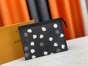 Borse firmate Portafogli lunghi da uomo Borse con stampa di lettere a pois neri Portamonete Borse da lavaggio Pochette Pochette Portacarte Borse da trucco da donna Tasca per borsa da lavaggio