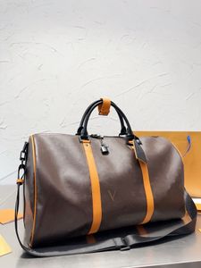 Спортивная сумка Бортовая сумка Дизайнерская дорожная сумка большой вместимости с навесным замком Просторная Гибкая Прочная Надежная Хранит все необходимое Идеально подходит для бизнеса