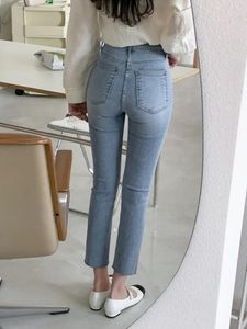 Dżinsy jasnoniebieskie dżinsy kobiety proste nogi elastyczne spodnie chłopaka dżinsowe streetwearne kobiety damskie spodnie ładunki nowa moda 2023