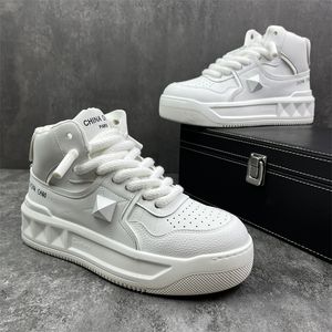Autumn and winter High-top Leather Men White Sneakers Breathable comfort Casual Shoes Men Fashion Outdoor Walking Shoes